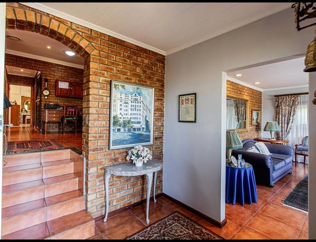 3 BEDROOM HOUSE FOR SALE IN MONTCLAIR